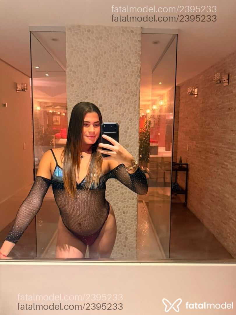 Acompanhante mulher trans com cabelo castanho de olhos castanhos - Ketlyn Vitória