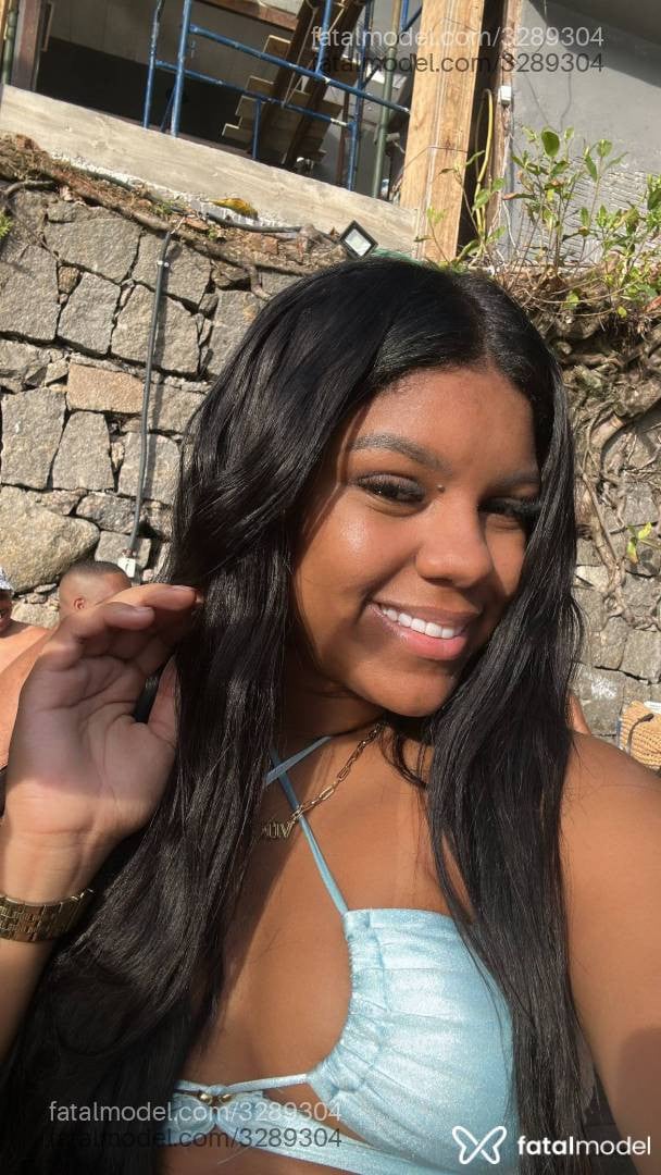 Acompanhante mulher morena (o) de olhos castanhos - Alicia