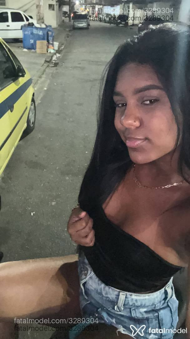 Acompanhante mulher morena (o) de olhos castanhos - Alicia