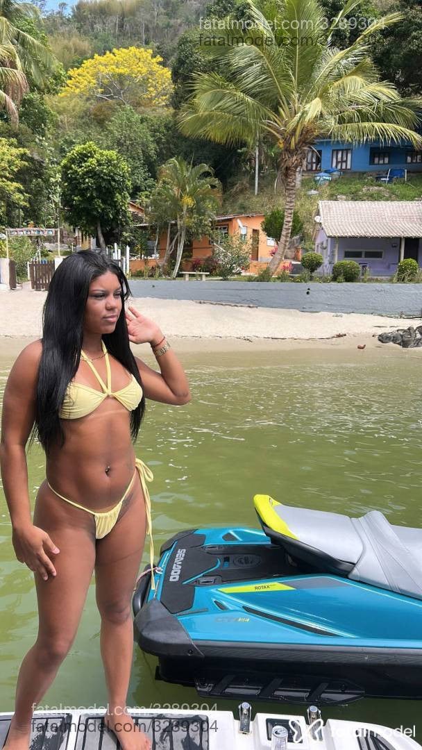 Acompanhante mulher morena (o) de olhos castanhos - Alicia