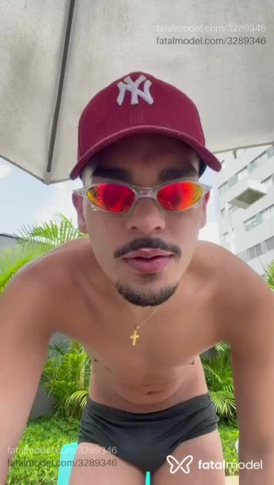 Acompanhante homem com cabelo castanho de olhos castanhos em São Paulo - Guto Gutierrez