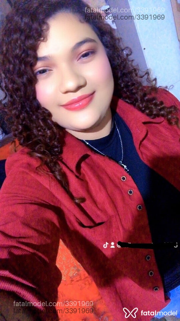 Acompanhante mulher ruiva (o) de olhos castanhos - Milady
