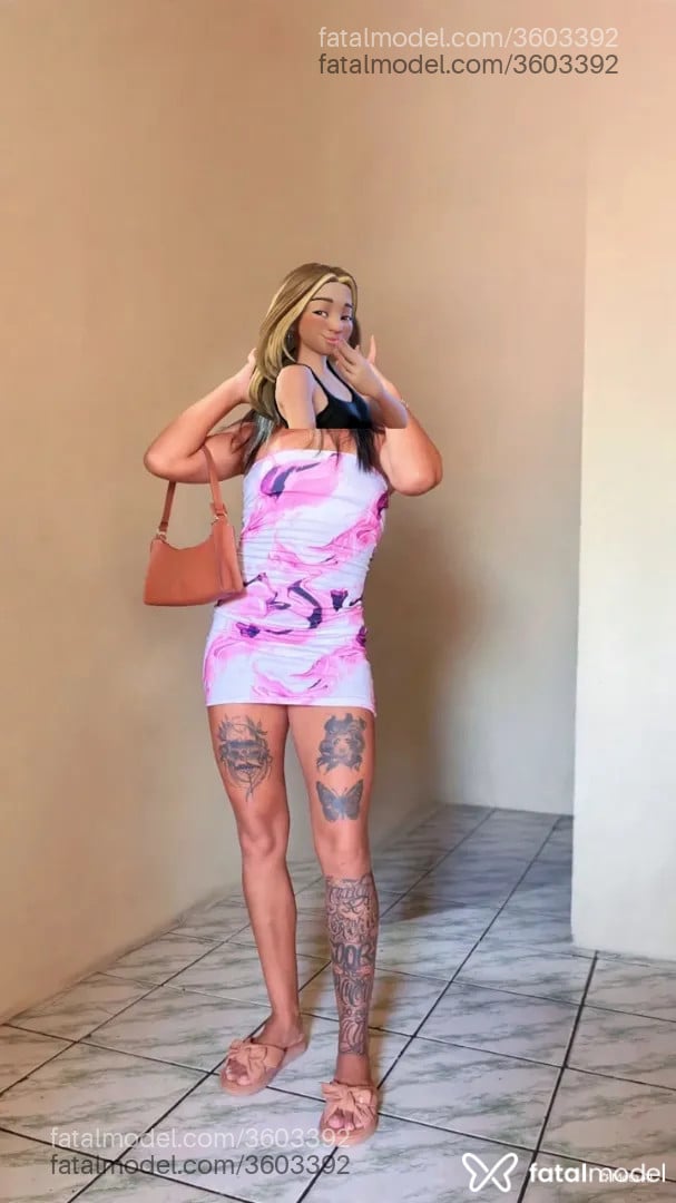 Acompanhante mulher loira (o) de olhos castanhos - Luhanny