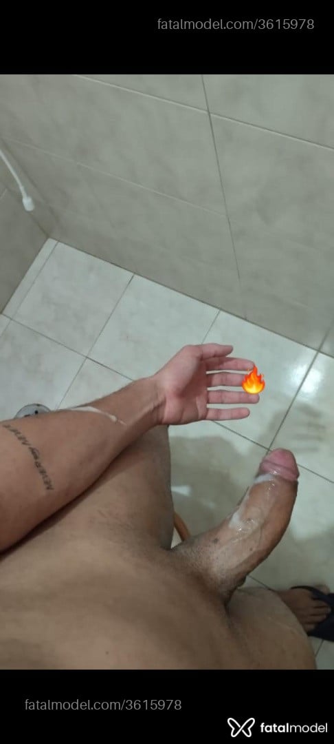 Acompanhante homem morena (o) de olhos castanhos - Dotadovers