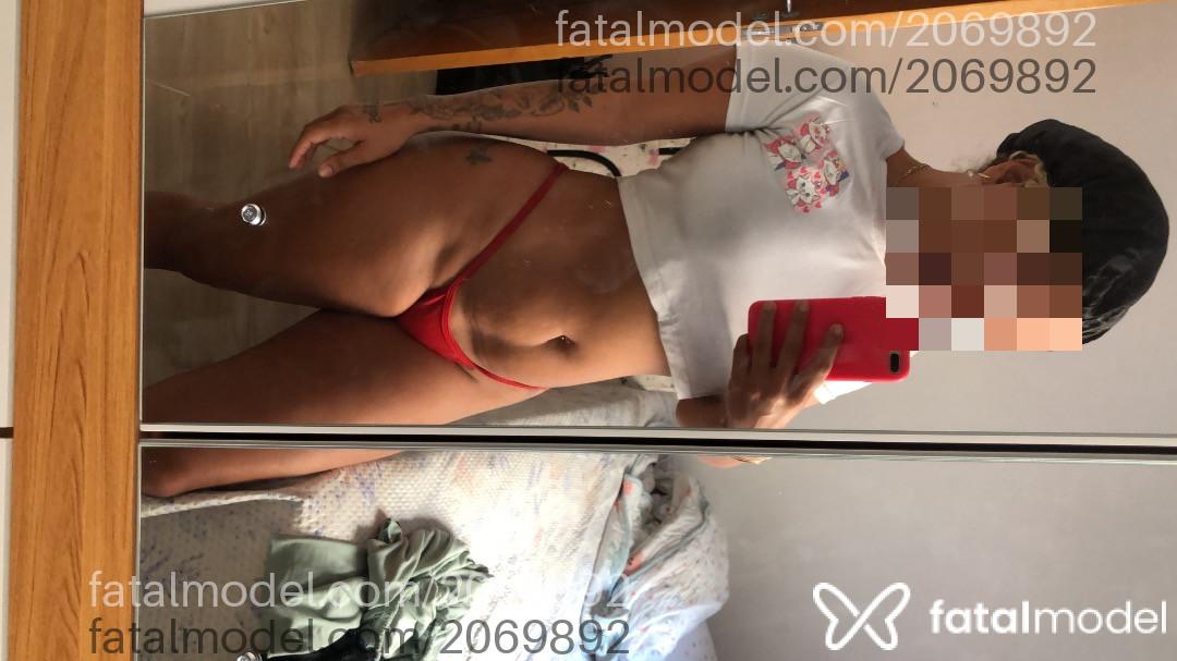 Acompanhante mulher loira (o) de olhos pretos - Rarinha