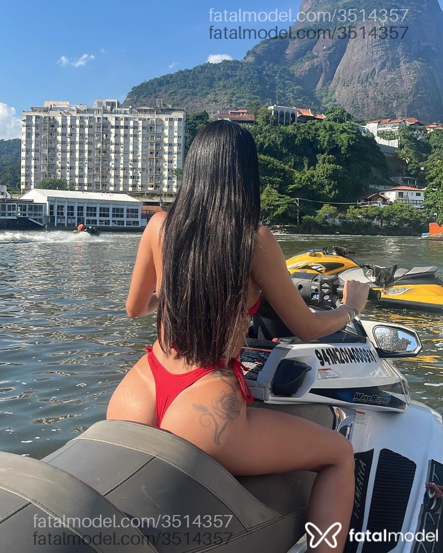 Acompanhante mulher com cabelo castanho de olhos castanhos - Lua Alves