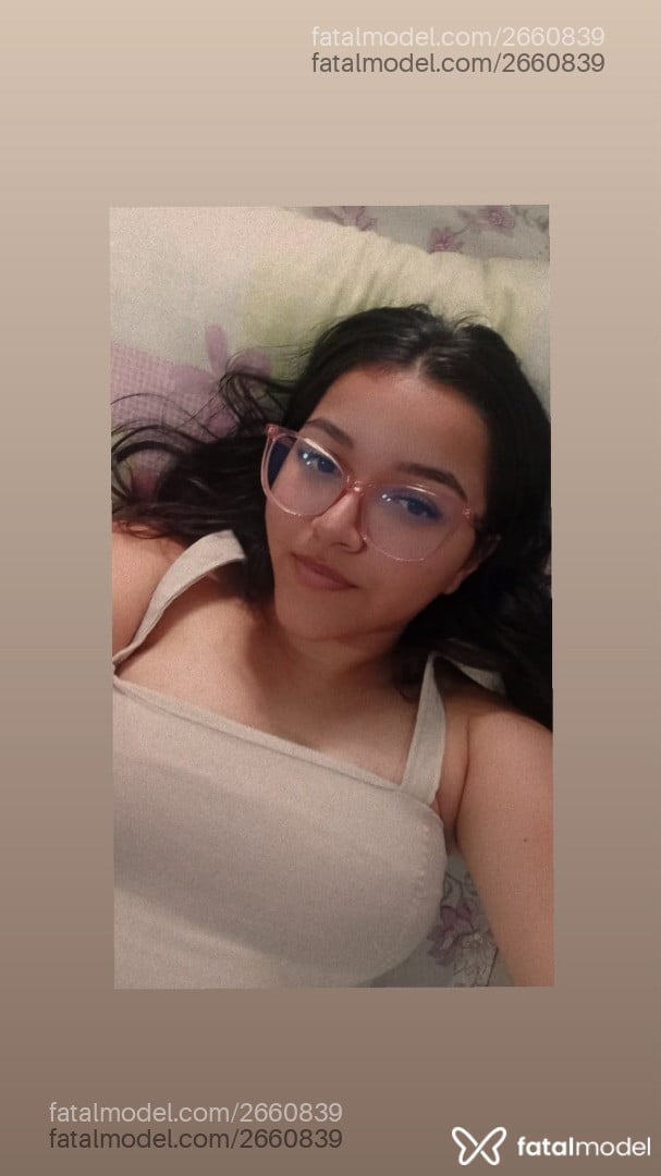 Acompanhante mulher morena (o) de olhos castanhos - Luiza Luder