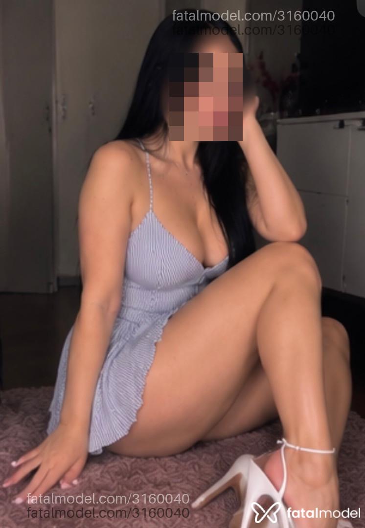 Acompanhante mulher morena (o) de olhos castanhos - Victoria