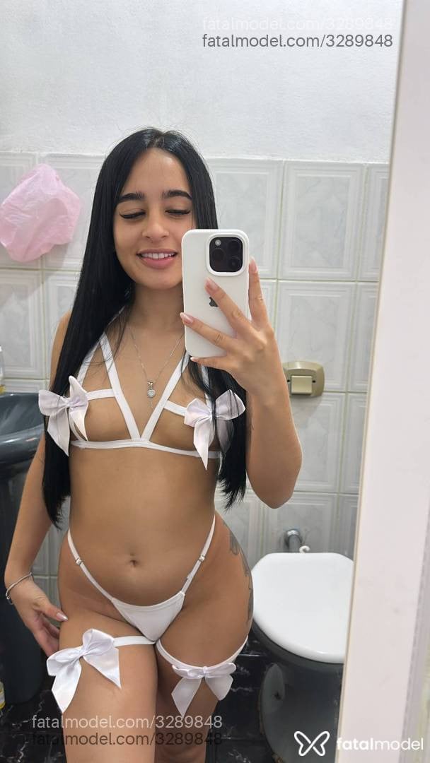 Acompanhante mulher morena (o) de olhos pretos - Fernanda