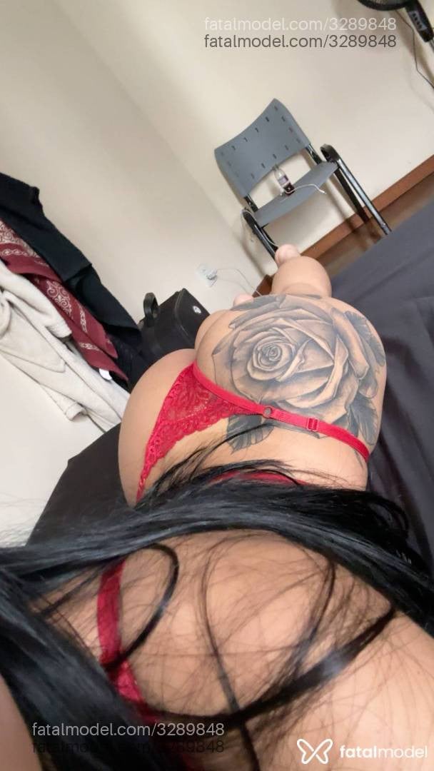 Acompanhante mulher morena (o) de olhos pretos - Fernanda