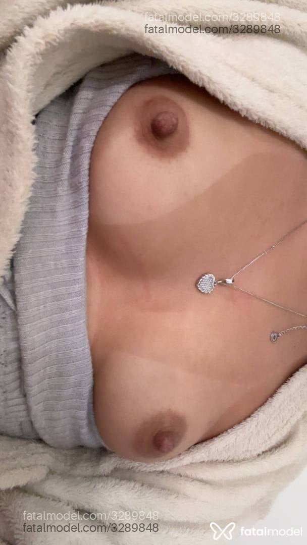 Acompanhante mulher morena (o) de olhos pretos - Fernanda