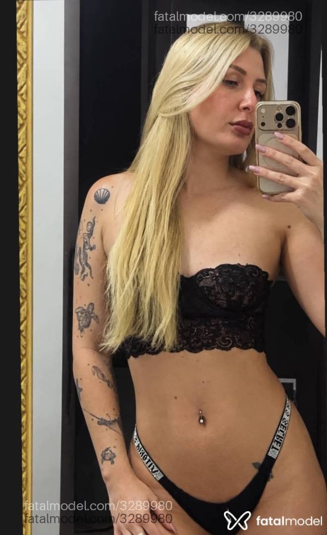 Acompanhante mulher loira (o) de olhos azuis - Rafaella