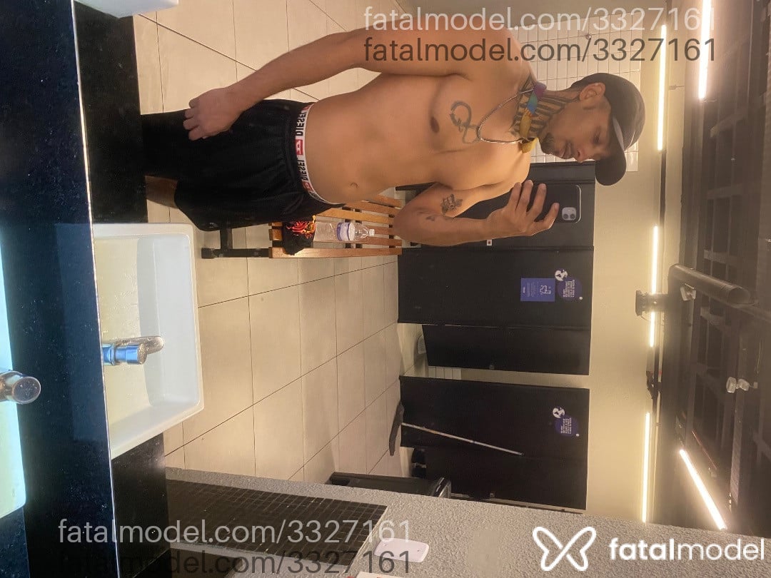 Acompanhante homem morena (o) de olhos pretos - Llindo Ili