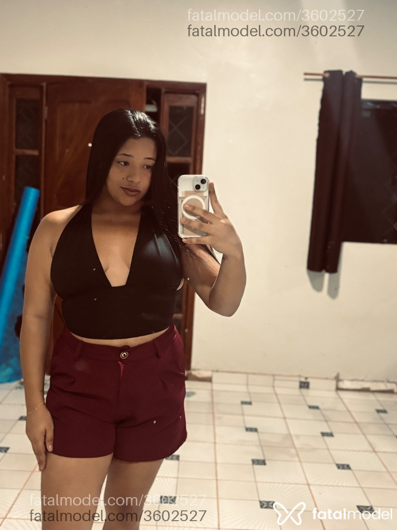 Acompanhante mulher morena (o) de olhos pretos - Bruna