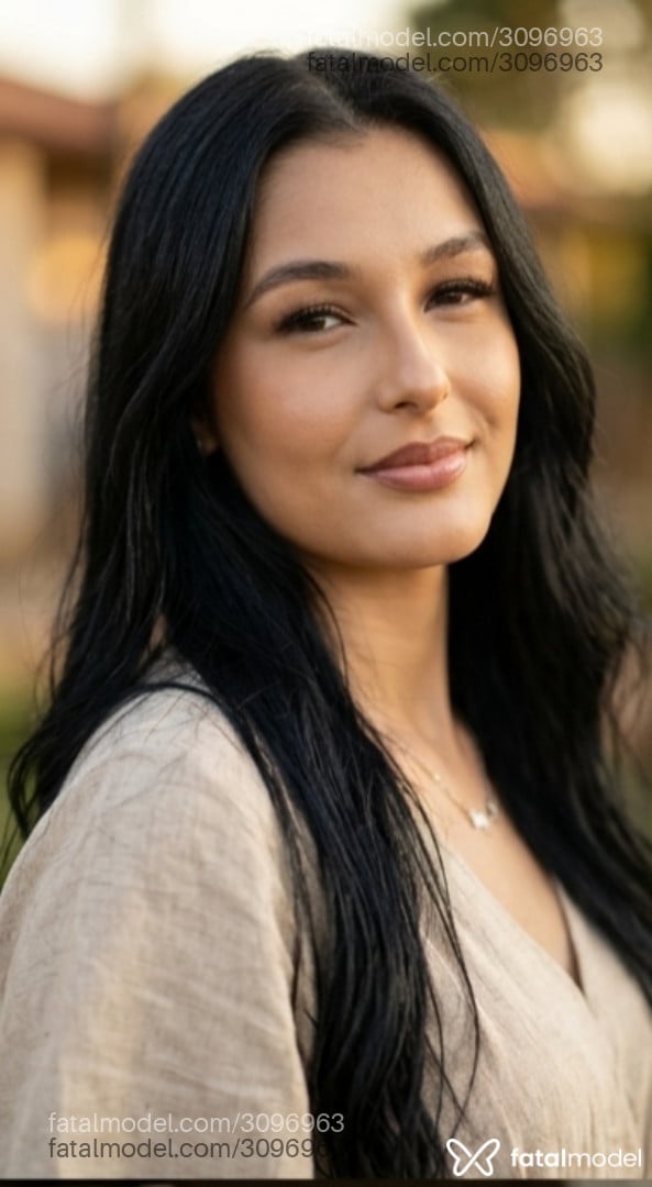 Acompanhante mulher morena (o) de olhos castanhos - Lua
