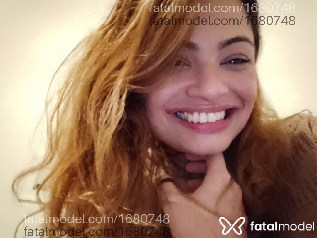 Acompanhante mulher morena (o) de olhos castanhos - Eduarda Bueno