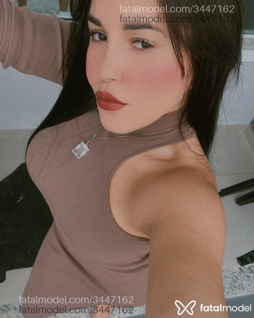 Acompanhante mulher morena (o) de olhos castanhos - Dokinha