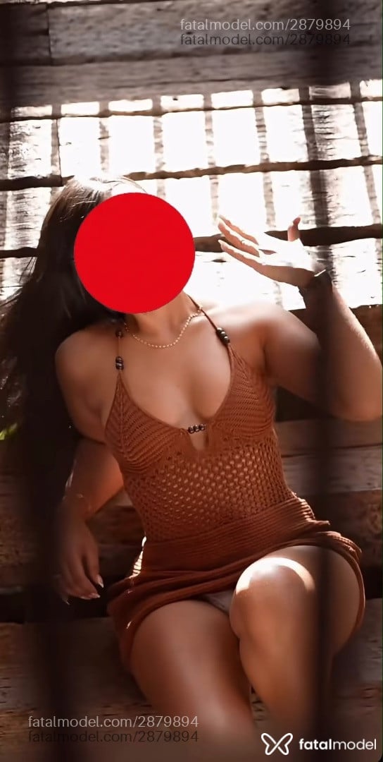 Acompanhante mulher com cabelo castanho de olhos castanhos - Malu Guedes