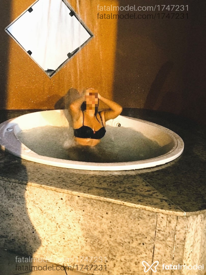 Acompanhante mulher morena (o) de olhos castanhos - Maya Dantas