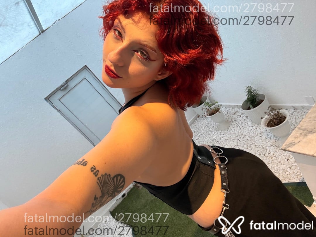 Acompanhante mulher ruiva (o) de olhos mel - Ariel