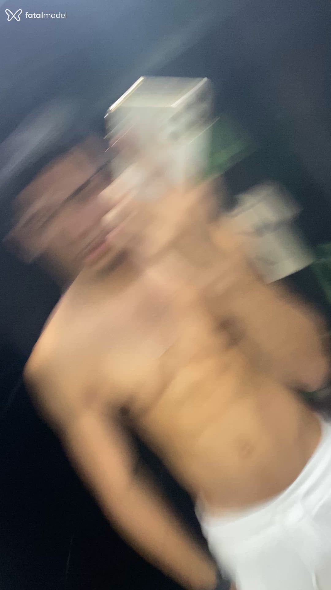 Acompanhante homem morena (o) de olhos pretos - Guizin