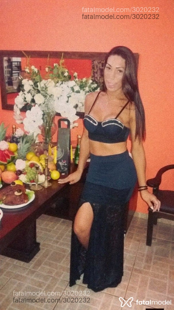 Acompanhante mulher trans morena (o) de olhos castanhos - Melissa Campos