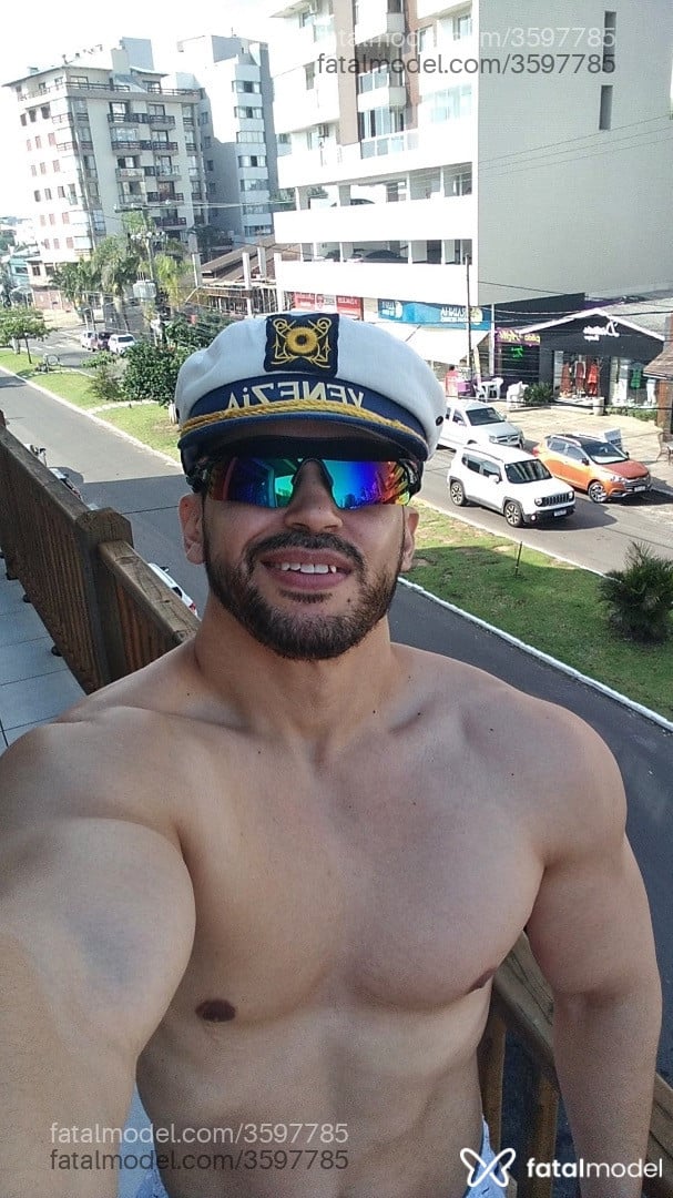 Acompanhante homem morena (o) de olhos pretos - Ronny