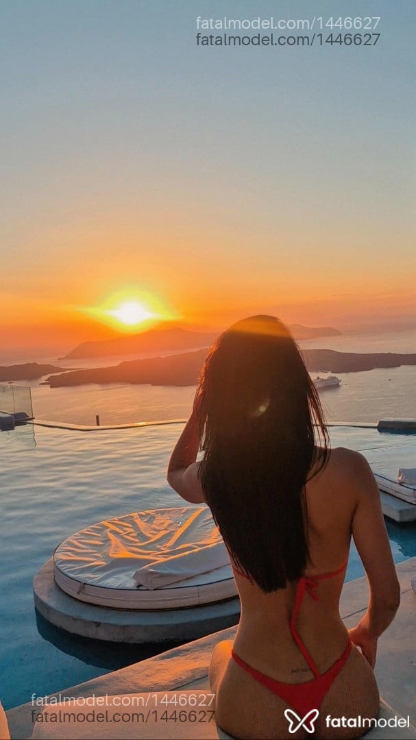 Acompanhante mulher morena (o) de olhos castanhos - Mia Ari Andrade