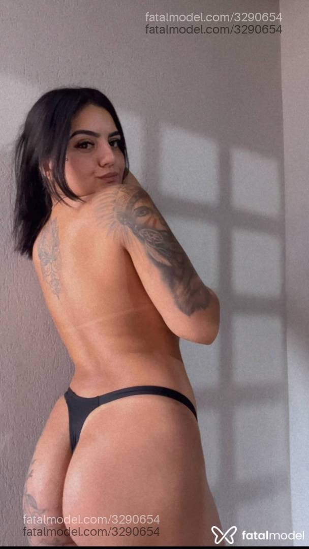 Acompanhante mulher morena (o) de olhos castanhos - Danielle Munhoz