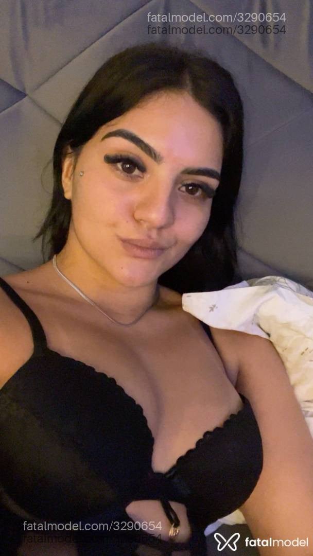 Acompanhante mulher morena (o) de olhos castanhos - Danielle Munhoz