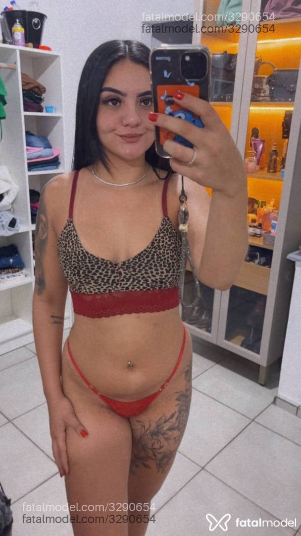 Acompanhante mulher morena (o) de olhos castanhos - Danielle Munhoz