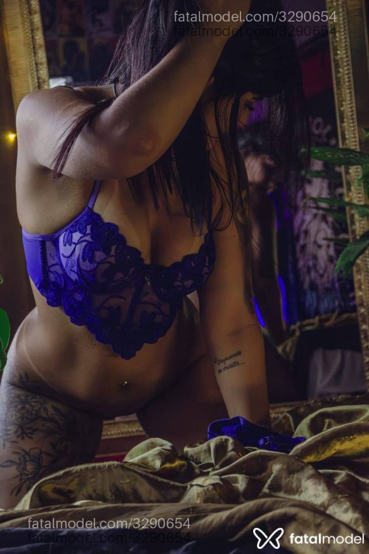 Acompanhante mulher morena (o) de olhos castanhos - Danielle Munhoz