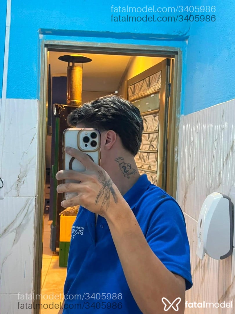 Acompanhante homem com cabelo castanho de olhos castanhos - Fernandes