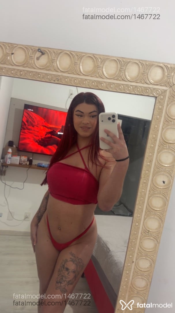 Acompanhante mulher trans com cabelo castanho de olhos castanhos - Laís Santini