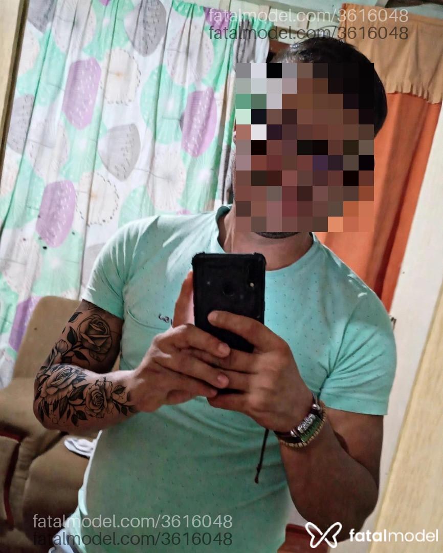 Acompanhante homem com cabelo castanho de olhos castanhos - Eduardo