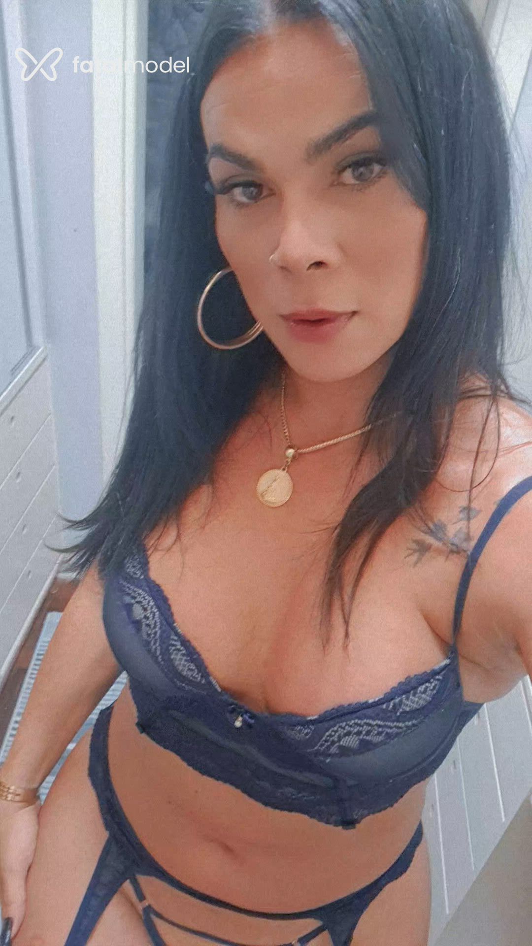 Acompanhante travesti morena (o) de olhos castanhos - Raissa Santos