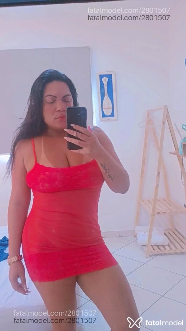 Acompanhante mulher morena (o) de olhos castanhos - Julia Dias