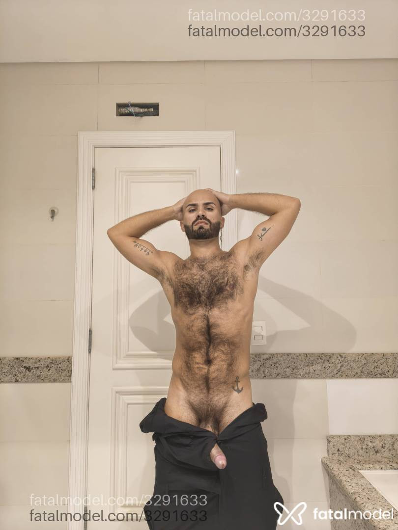 Acompanhante homem sem cabelo de olhos castanhos em Virtual - Lucas Soares