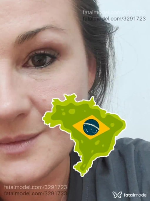 Acompanhante mulher com cabelo castanho de olhos castanhos em Curitiba Acompanhante mulher com cabelo castanho de olhos castanhos em Curitiba - Cintia