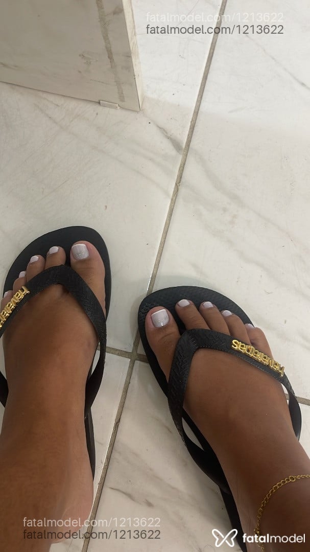 Acompanhante mulher morena (o) de olhos castanhos - Thais Bitencurtt
