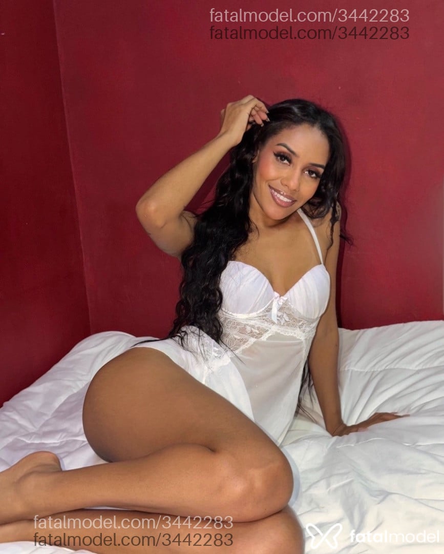 Acompanhante mulher com cabelo castanho de olhos castanhos - Bruna