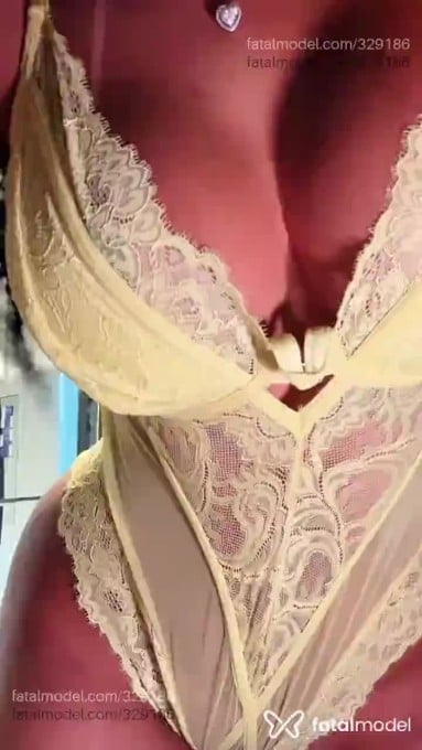 Acompanhante mulher morena (o) de olhos azuis em São Paulo Acompanhante mulher morena (o) de olhos azuis em São Paulo - Bianca Tavares
