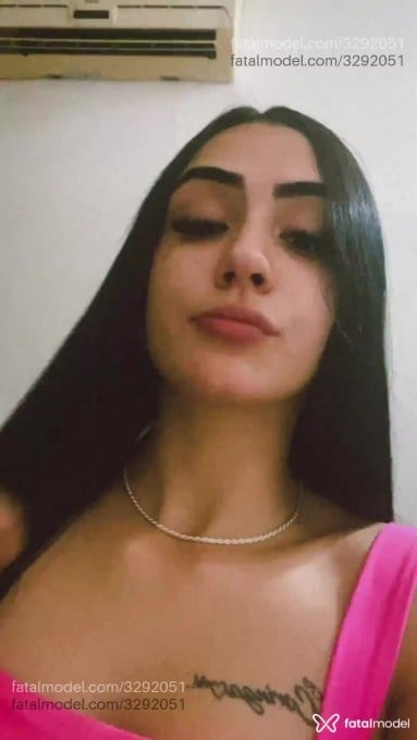 Acompanhante mulher morena (o) de olhos castanhos - Angel Styfler Acompanhante mulher morena (o) de olhos castanhos - Angel Styfler