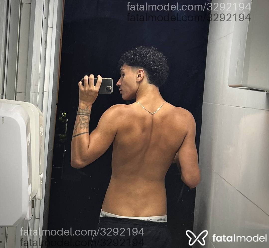 Acompanhante homem morena (o) de olhos castanhos - Arthur Alves Acompanhante homem morena (o) de olhos castanhos - Arthur Alves