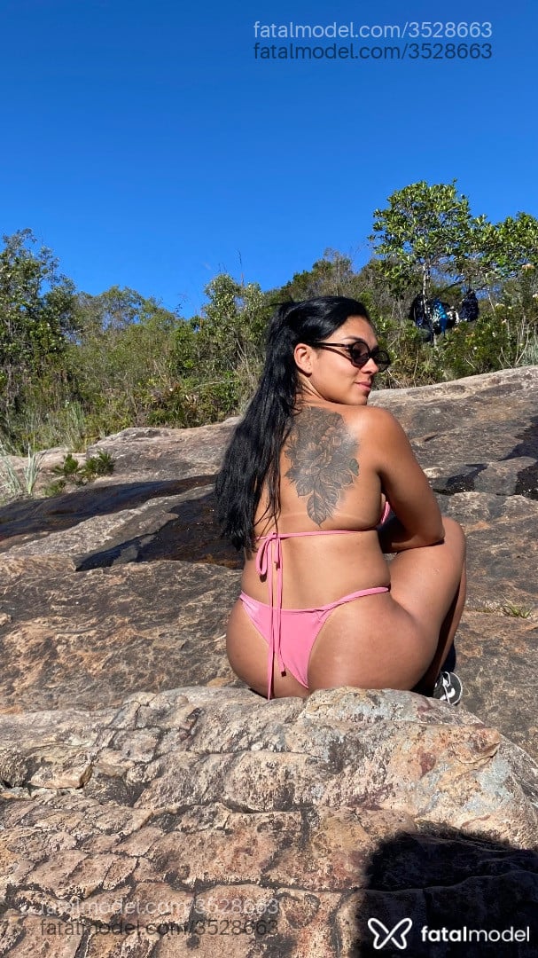 Acompanhante mulher morena (o) de olhos castanhos - Eliana