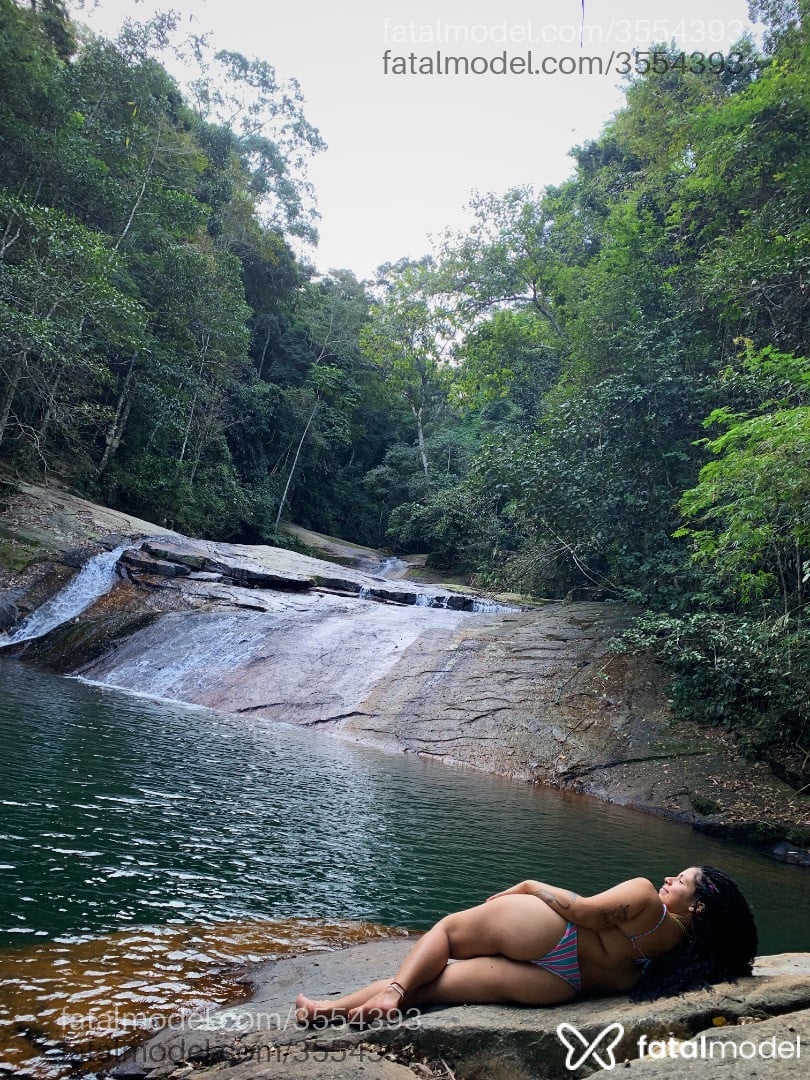 Acompanhante mulher morena (o) de olhos mel - Carol