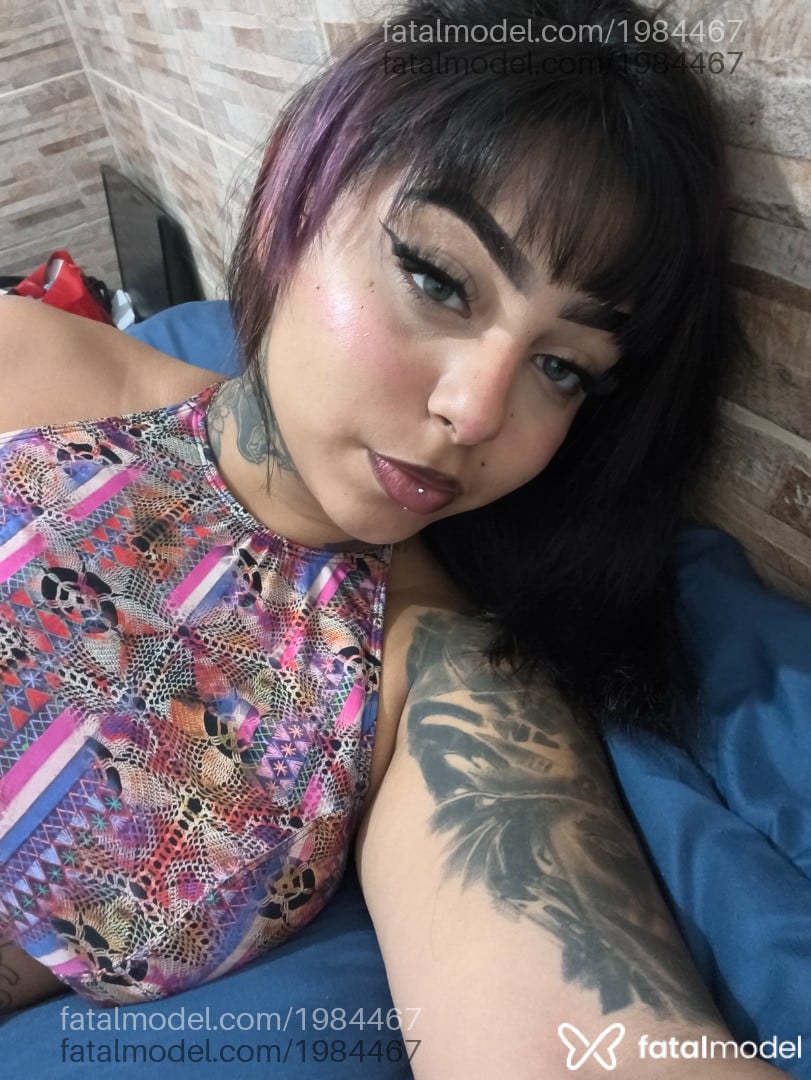 Acompanhante mulher morena (o) de olhos castanhos - Charlotte
