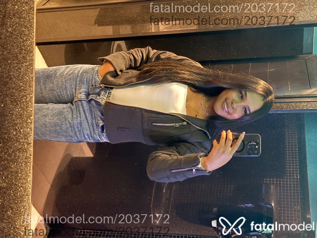 Acompanhante mulher morena (o) de olhos castanhos - Isis Silva