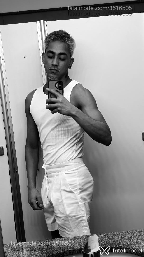 Acompanhante homem com cabelo castanho de olhos castanhos - Lucas Silva