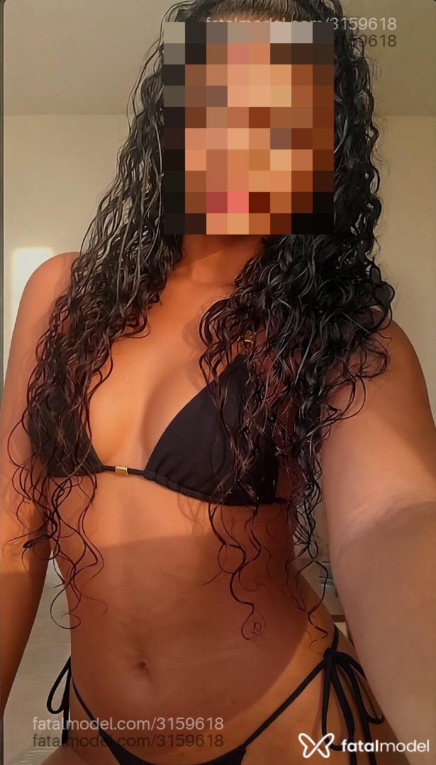 Acompanhante mulher morena (o) de olhos pretos - Mony Carvalho
